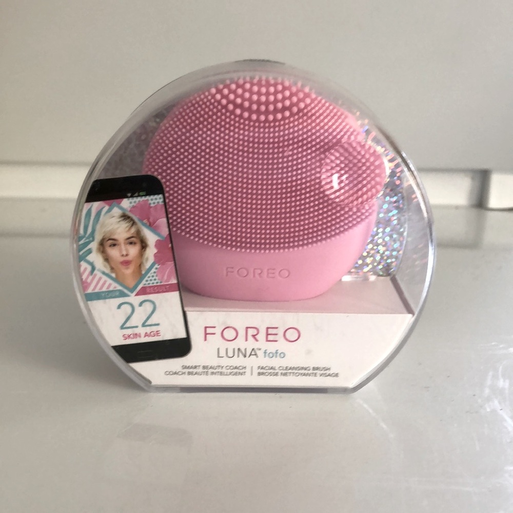 FOREO Luna Play Smart 2 Skin Analysis & Face Cleansing Brush